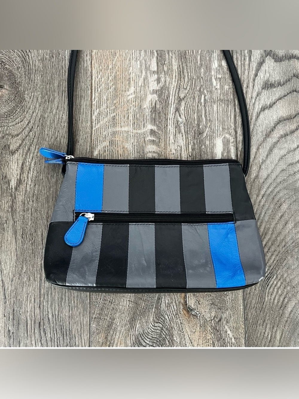 ILI New York Genuine Leather Crossbody Bag